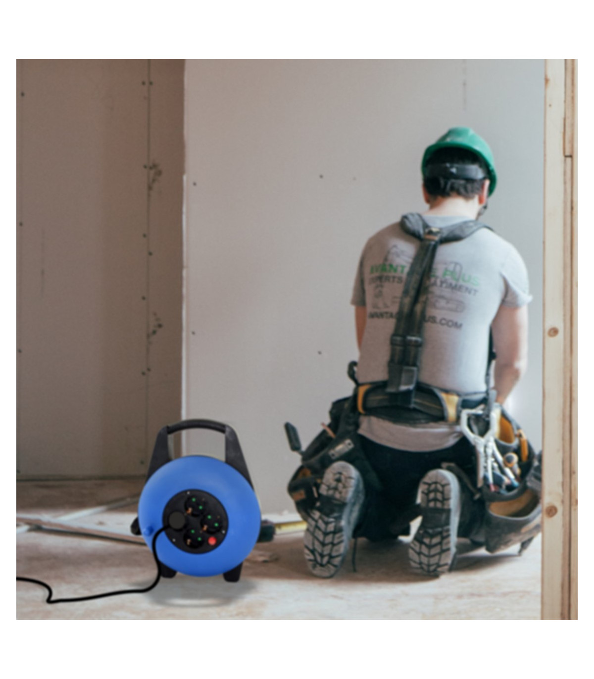 Regleta alargadera enrollacables 4 tomas -  15m -  16a -  250v -  3x1.5mm -  color azul