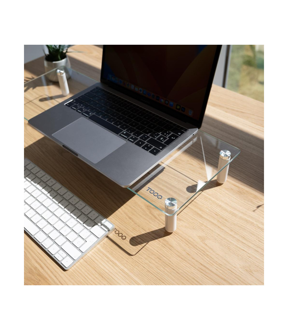 Soporte elevador tooq de vidrio para monitores