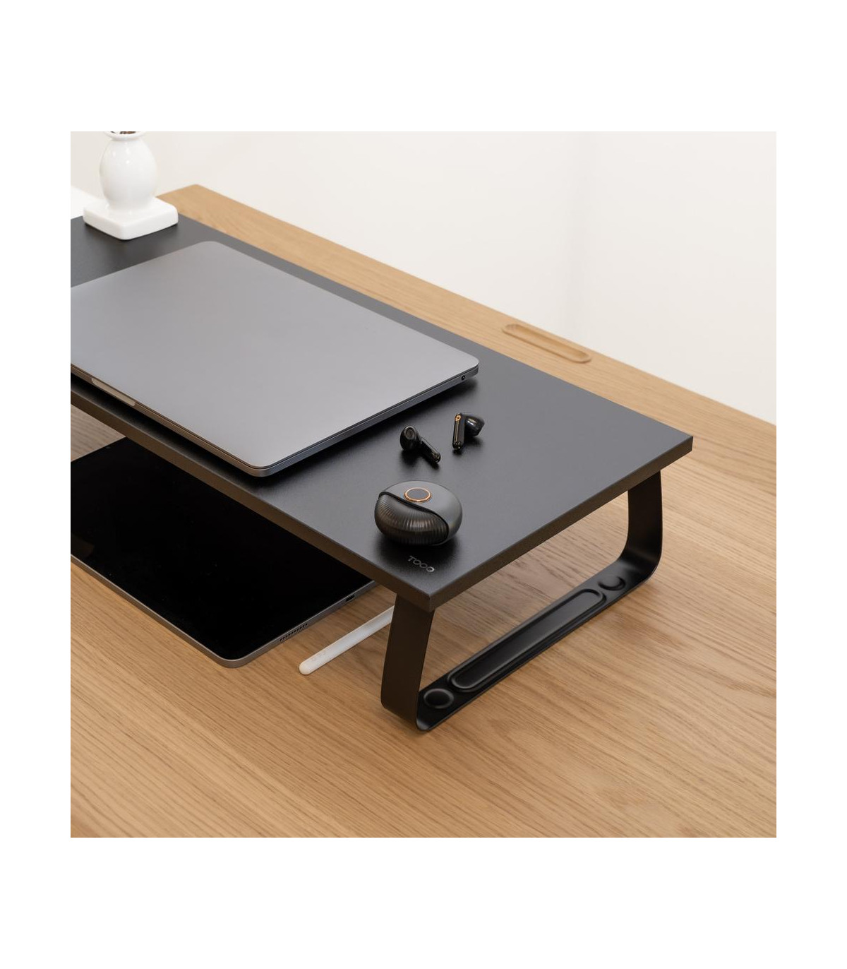 Soporte elevador tooq de madera para monitores negro